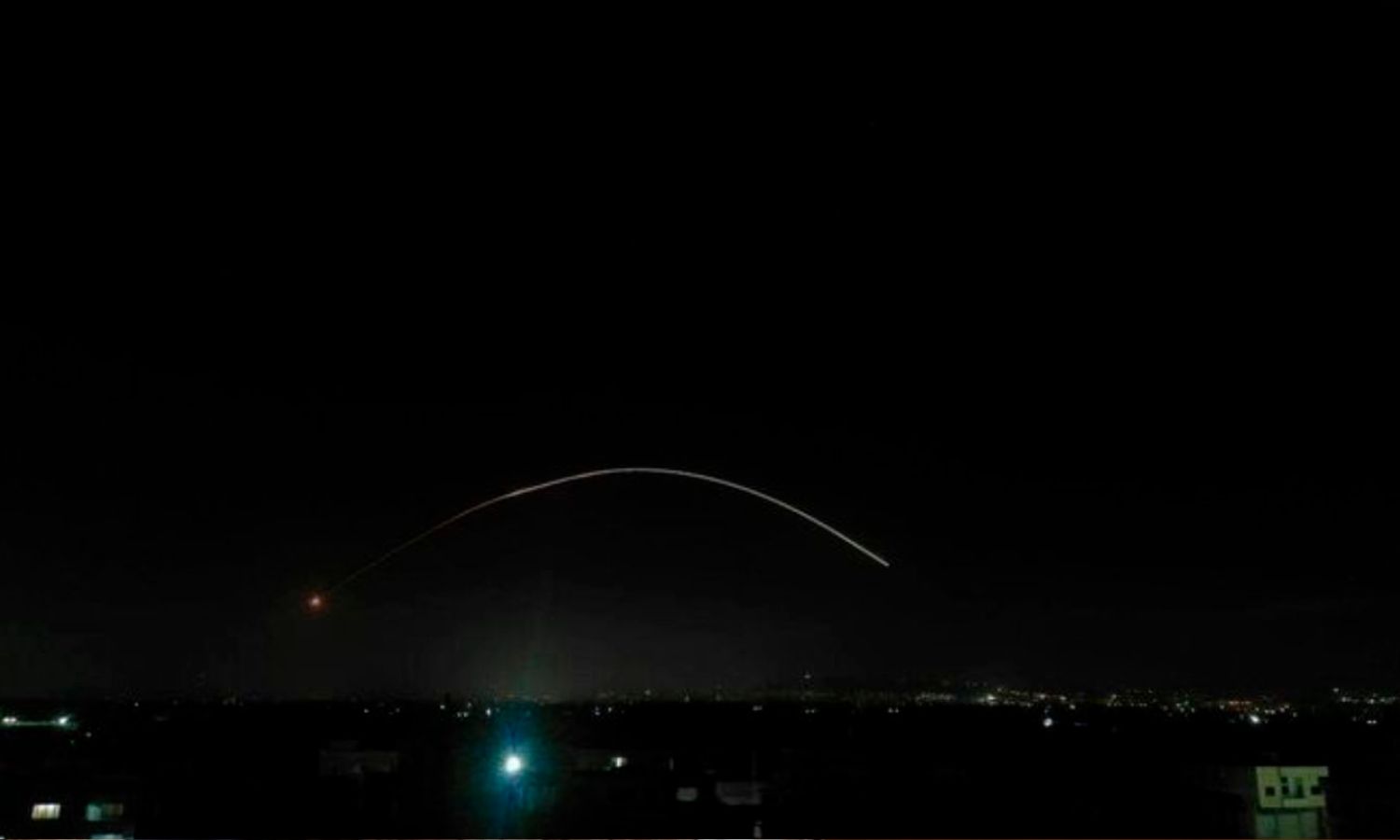 صواريخ إسرائيلية في سماء العاصمة السورية دمشق - 11 من كانون الأول 2023 (الوطن)