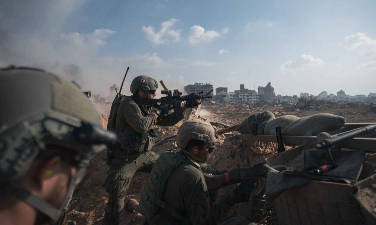 أفراد من الجيش الإسرائيلي خلال العمليات العسكرية المتواصلة ضد قطاع غزة الفلسطيني المحاصر- 29 من كانون الأول 2023 (الجيش الإسرائيلي)