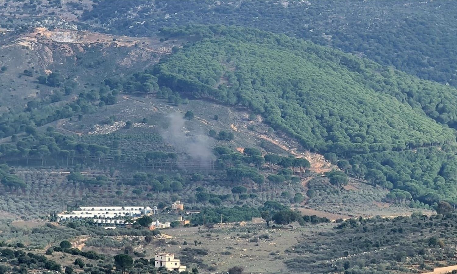 القصف الإسرائيلي على أحراج الصنوبر في كفرحمام _8 من كانون الأول 2023 (النهار)