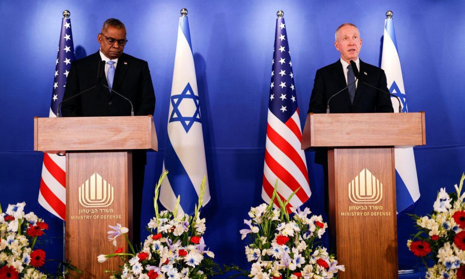 وزيرا الدفاع الأمريكي والإسرائيلي يعقدان مؤتمرًا صحفيًا في مطار بن غوريون- 9 من آذار 2023 (رويترز)