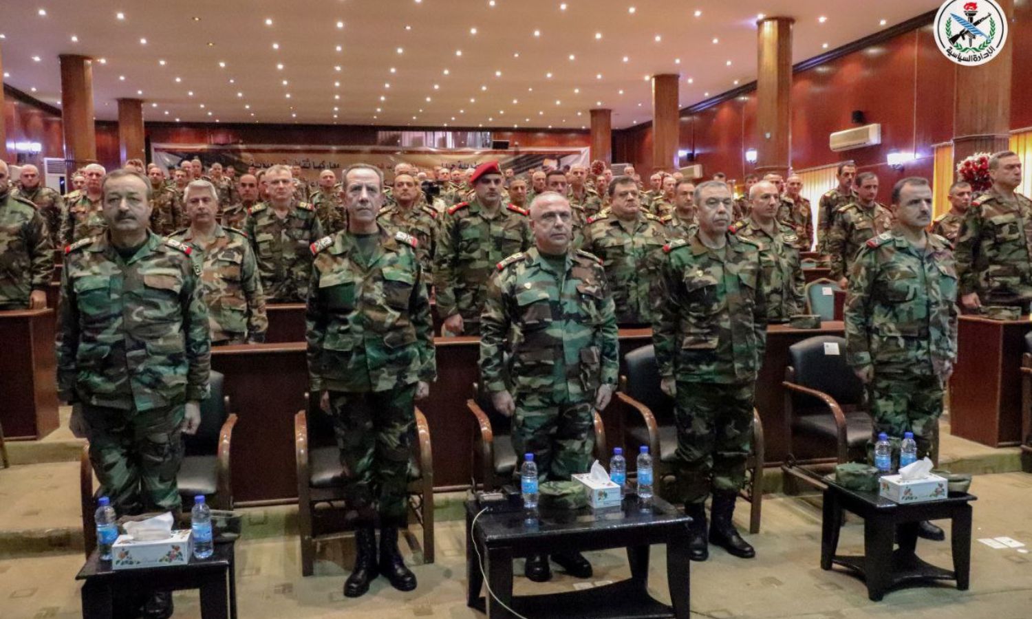ضباط من قوات النظام السوري خلال الإعلان عن عمليات ترفيع في كانون الأول 2023 (وزارة الدفاع/ فيس بوك)