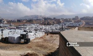 مخيم للاجئين السوريين في مدينة عرسال اللبنانية- 27 من كانون الثاني 2024 (عنب بلدي)