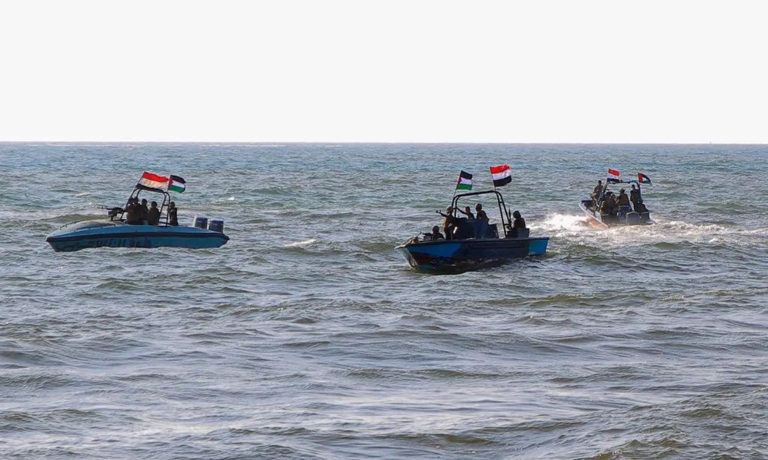 قوارب تابعة لجماعة الحوثي اليمنية في البحر الأحمر كانون الثاني 2024 (تايم)