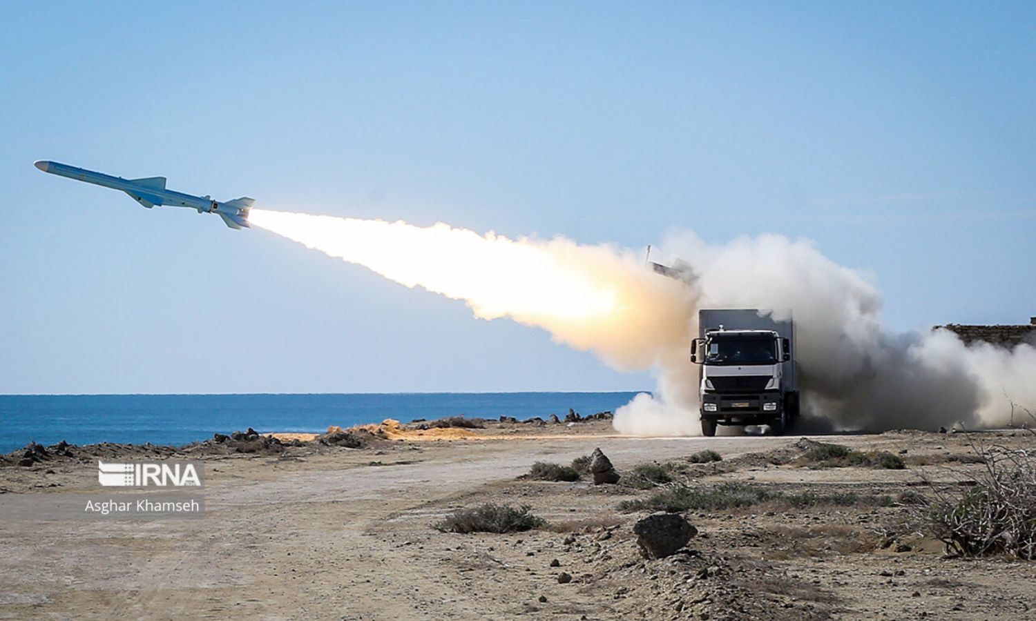 منصة إطلاق صواريخ "باليستية" في إيران- (إرنا)