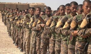 مقاتلون من قسد خلال تدريبات أقامها مجلس الطبقة العسكري- 17 من حزيران 2022 (قوات سوريا الديمقراطية/ فيس بوك)