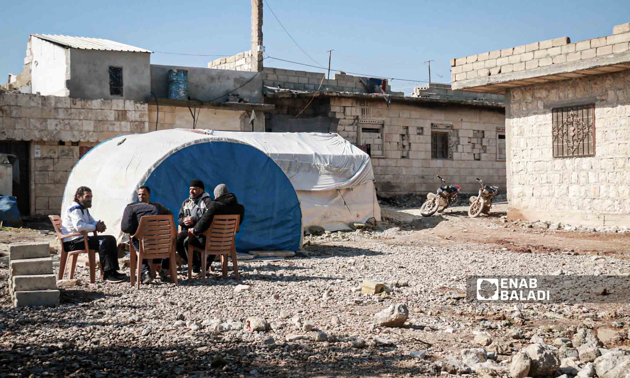 خيم متضرري الزلزال في جنديرس شمالي سوريا - 6 من شباط 2024 (عنب بلدي/ ديان جنباز)