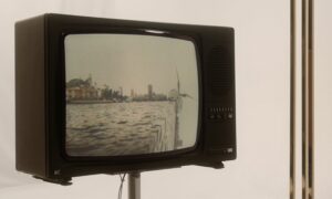 مشهد من الفيلم القصير "عاصمة" للمخرجة الفلسطينية بسمة الشريف، والفيلم مدعوم من "آفاق" وعرض في مهرجان أمستردام الدولي للأفلام الوثائقية- 2023 (آفاق)