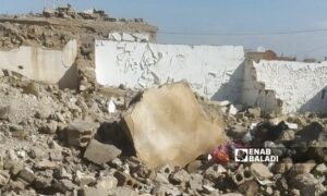 ركام منازل مدمرة بفعل العمليات العسكرية في حي غويران خلال هجوم تنظيم الدولة على سجن الصناعة- 10 من شباط 2024 (عنب بلدي)