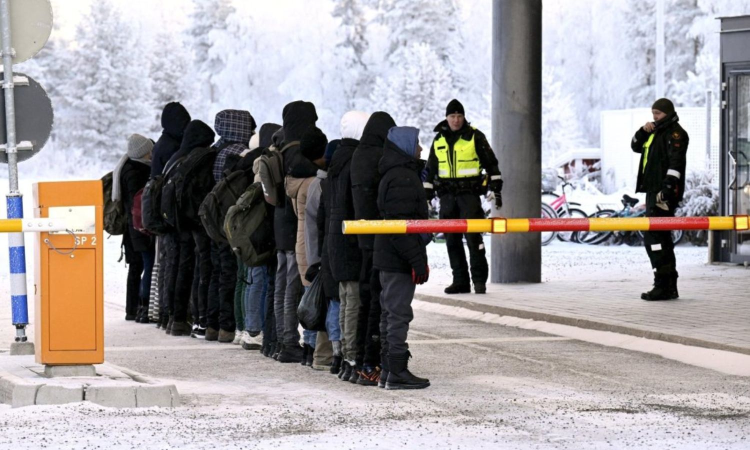 طالبي لجوء على الحدود الروسية- الفنلندية- 22 من تشرين الثاني2023 (Getty)