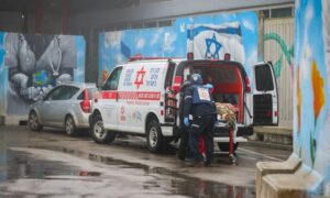 نقل جندي مصاب بقصف صفد إلى المستشفى 14 من شباط 2024 (تايمز أوف إسرائيل)