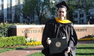 طالب سوري تخرج من جامعة جامعة "نورث إيسترن" في ولاية بوسطن (EducationUSA)