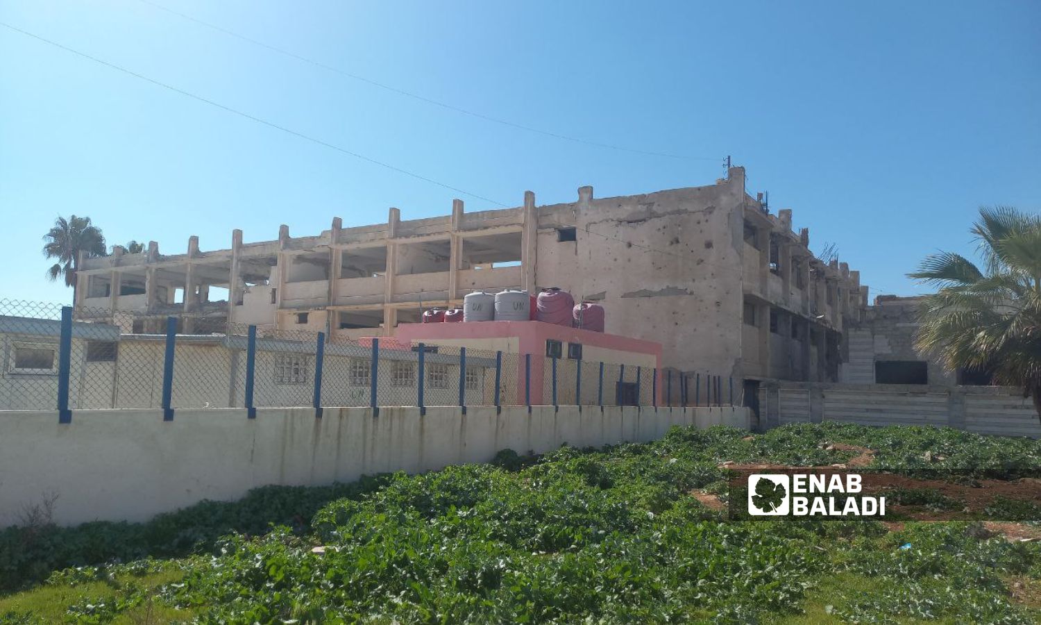 مبنى مدرسة "طبريا الأولى" في مخيم "فلسطين" بدرعا المحطة - 11 من آذار 2024 (عنب بلدي/ سارة الأحمد)