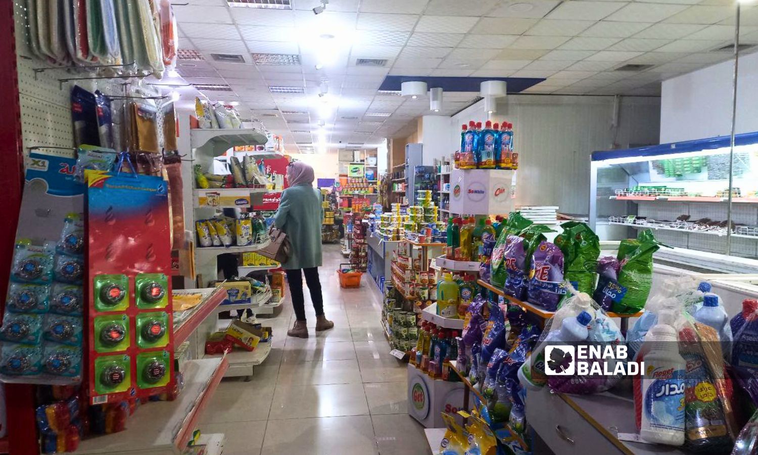 محل لبيع المواد الغذائية  في درعا المحطة- 18 من آذار 2024 (عنب بلدي/سارة الأحمد)