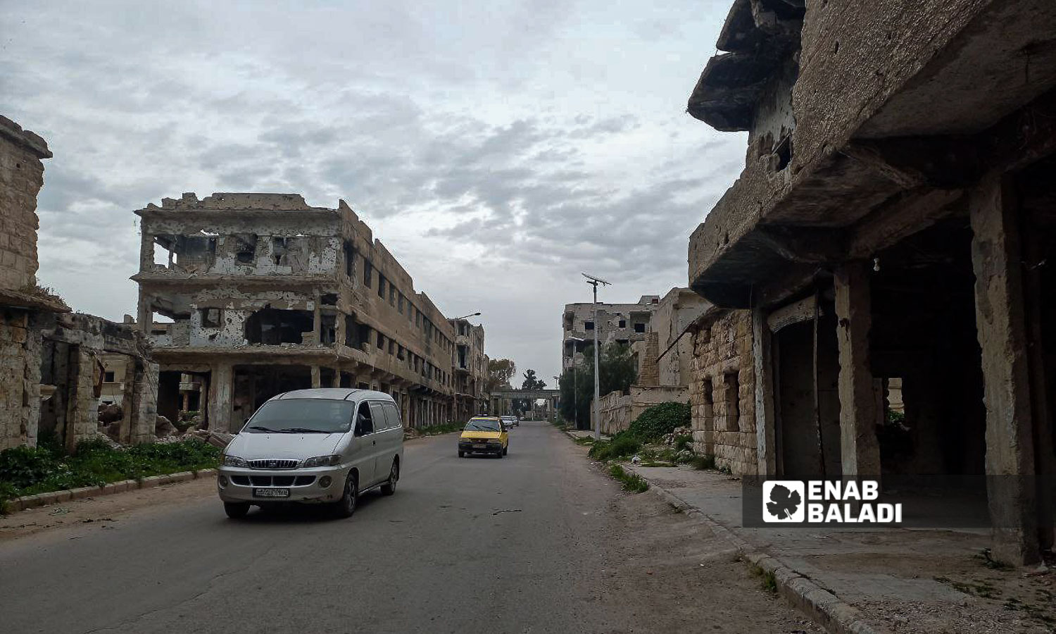 الشارع الرئيسي في درعا المحطة جنوبي سوريا - 17 من آذار 2024 (عنب بلدي/ سارة الأحمد)