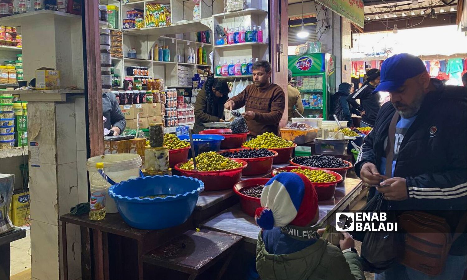 محل تجاري لبيع المواد الغذائية في مدينة القامشلي -10 آذار 2024 (عنب بلدي/ريتا الأحمد) 