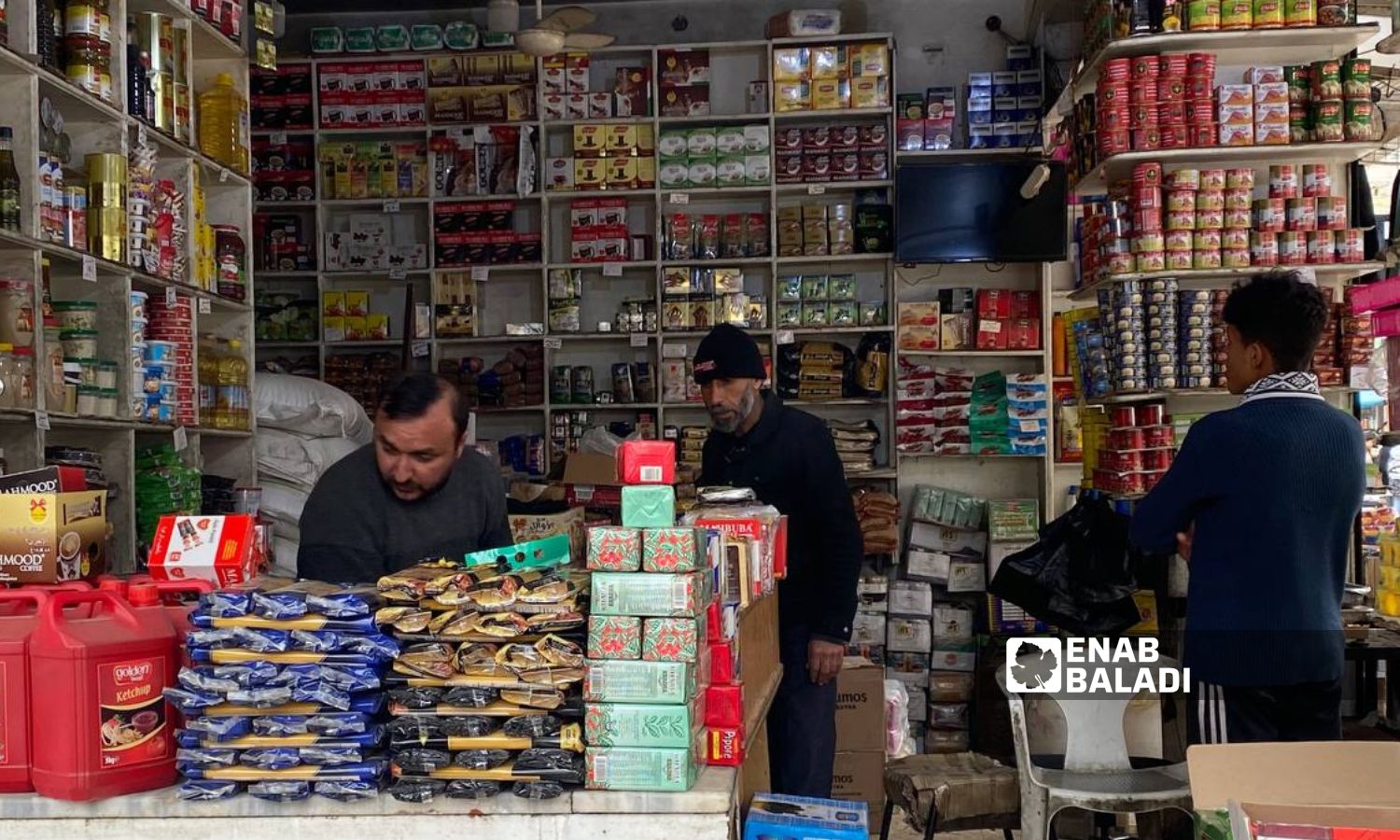محل تجاري لبيع المواد الغذائية في مدينة القامشلي -10 آذار 2024 (عنب بلدي/ريتا الأحمد) 