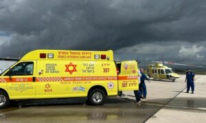 سيارات إسعاف إسرائيلية تستعد لنقل المصابين نتيجة قصف حزب الله- 4 آذار 2024 (تايمز أوف إسرائيل)