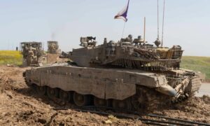 دبابة وآليات عسكرية إسرائيلية تشارك في العمليات البرية الإسرائيلية في قطاع غزة- 31 من آذار 2024 (الجيش الإسرائيلي/ تويتر)