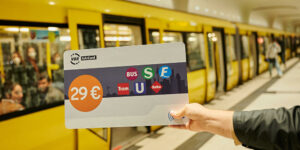 بطاقة المواصلات داخل مدينة برلين بمبلغ 29 يورو شهريًا- 17 من نيسان 2024 (dpa)