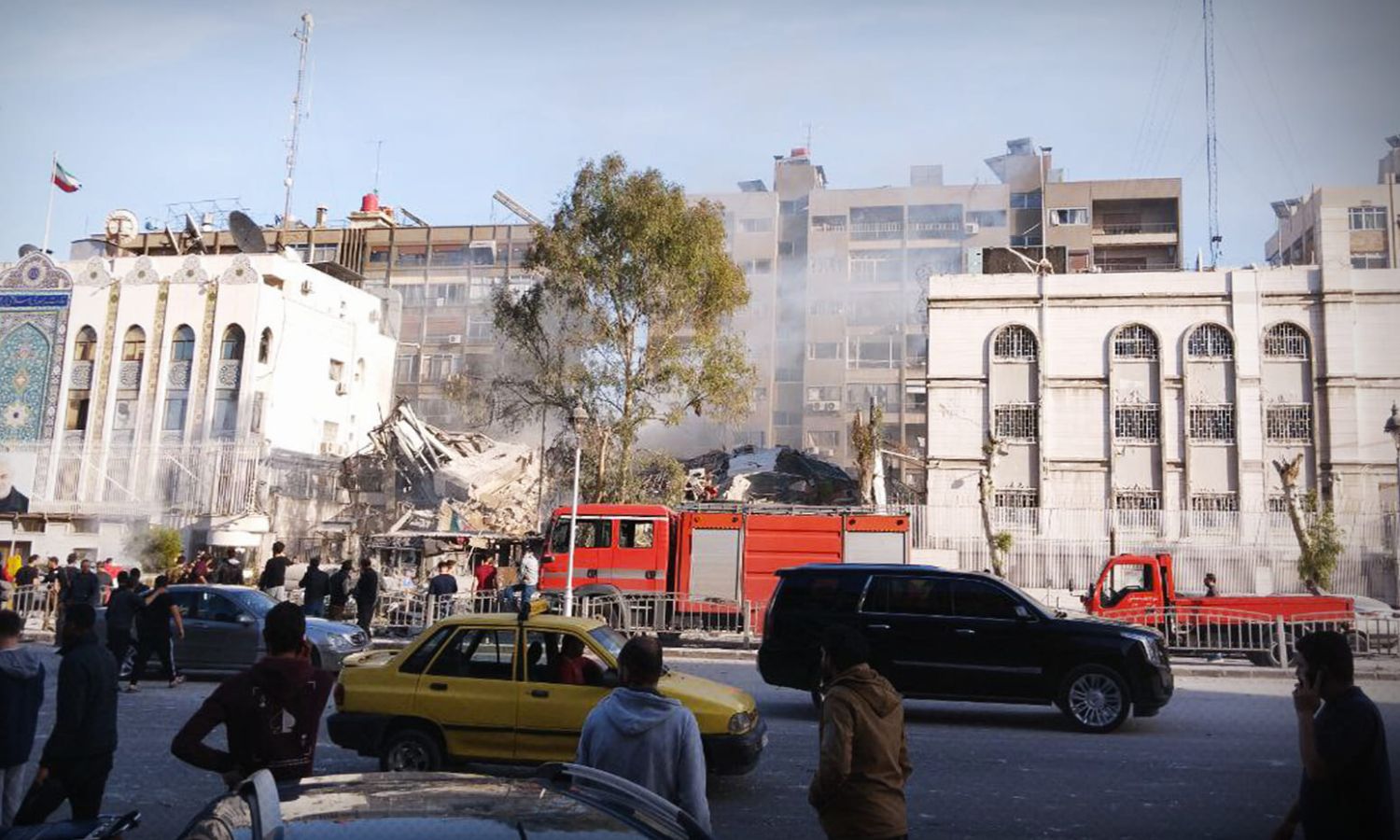 دمار مبنى القنصلية الإيرانية بدمشق، بالكامل جراء قصف إسرائيلي- 1 من نيسان 2024 (إذاعة شام إف إم)