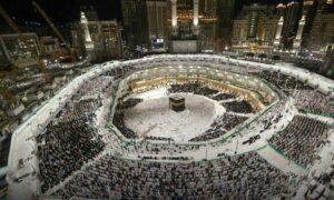 صلاة تراويح 28 من رمضان في بيت الله الحرام- 8 من نيسان 2024 (وزارة الحج والعمرة السعودية/ إكس)