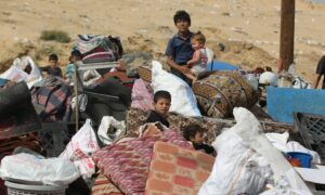 الفلسطينيون في غزة يواصلون نزوحهم المتكرر هربًا من القصف الإسرائيلي الذي يطال حتى مخيمات النزوح- 29 من أيار 2024 (أونروا)