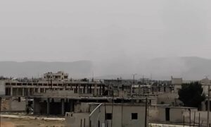 تصاعد الدخان إثر هجمات إسرائيلية في محافظة حمص وسط سوريا- 20 من أيار 2024 (حزب البعث في القصير/ فيس بوك)