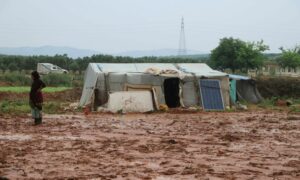 تضررت مئات الخيام بالعاصفة المطرية شمال غربي سوريا - 1 من أيار 2024 (الدفاع المدني السوري)