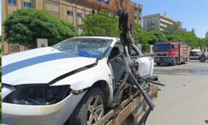 آثار انفجار استهدف سيارة رئيس محكمة الجنايات في حمص القاضي أكرم إبراهيم- 30 من أيار 2024 (سانا)