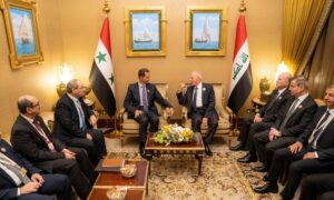 رئيس النظام السوري بشار الأسد يتلقي الرئيس العراقي عبد اللطيف رشيد على هامش القمة العربية في البحرين- 16 من أيار 2024 (وزارة الدفاع السورية)