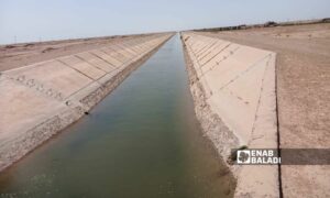 قناة ري الخابور في ريف دير الزور قبل توقفها عن العمل- 22 من نيسان 2024 (عنب بلدي)
