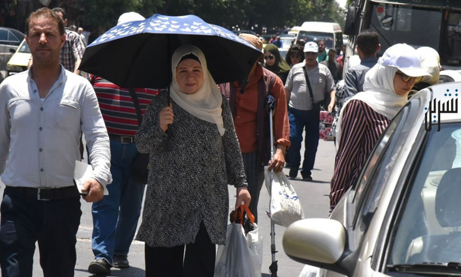 سوريون يعانون ارتفاع درجات الحرارة في ظل غياب وسائل التبريد- 25 من حزيران 2024 (تشرين)