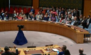 أعضاء مجلس الأمن يصوتون على مشروع قرار وقف إطلاق النار في غزة- 10 من حزيران 2024 (رويترز)