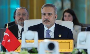 وزير الخارجية التركي هاكان فيدان خلال الاجتماع السادس لوزراء خارجية دول التعاون الخليجي - 9 من حزيران 2024 (AA)