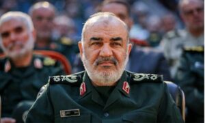 قائد "الحرس الثوري الإيراني" حسن سلامي (وكالة مهر)