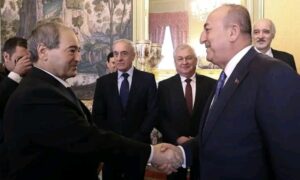 أول لقاء رسمي بين وزيري خارجية تركيا وسوريا في موسكو منذ بداية الثورة السورية- أيار 2023 (تاس)