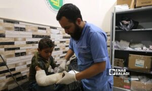 تقليص الدعم الدولي للقطاع الطبي يهدد بكارثة صحية في الشمال السوري – أيار 2024 (عنب بلدي)