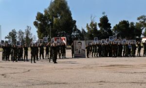 جنود من قوات النظام السوري خلال الاحتفال بذكرى عيد الجلاء- 17 من نيسان 2024 (وزارة الدفاع السورية)