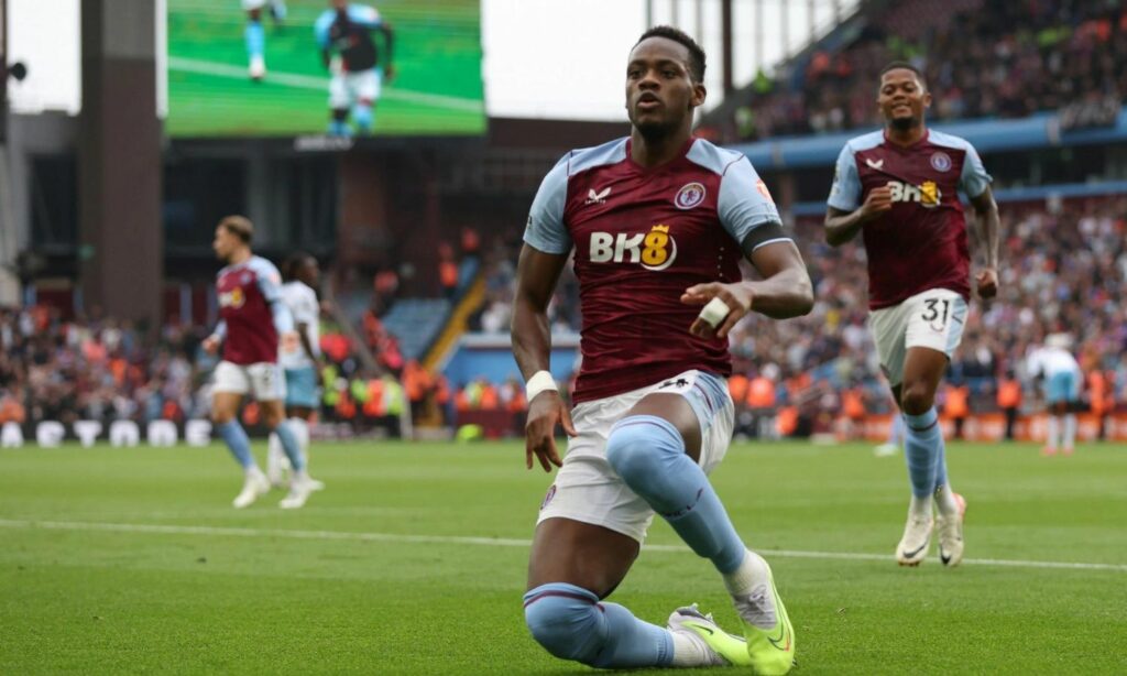 جون دوران يحتفل بتسجيل هدف لأستون فيلا أمام كريستال بالاس - 16 من أيلول 2023 (Neville Williams/Getty Images/telegraph)