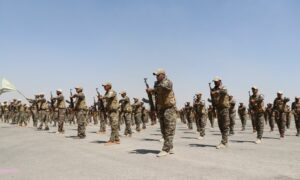 مقاتلون من قوات سوريا الديمقراطية خلال تخريج دورة تدريبية- 23 من حزيران 2024 (SDF)