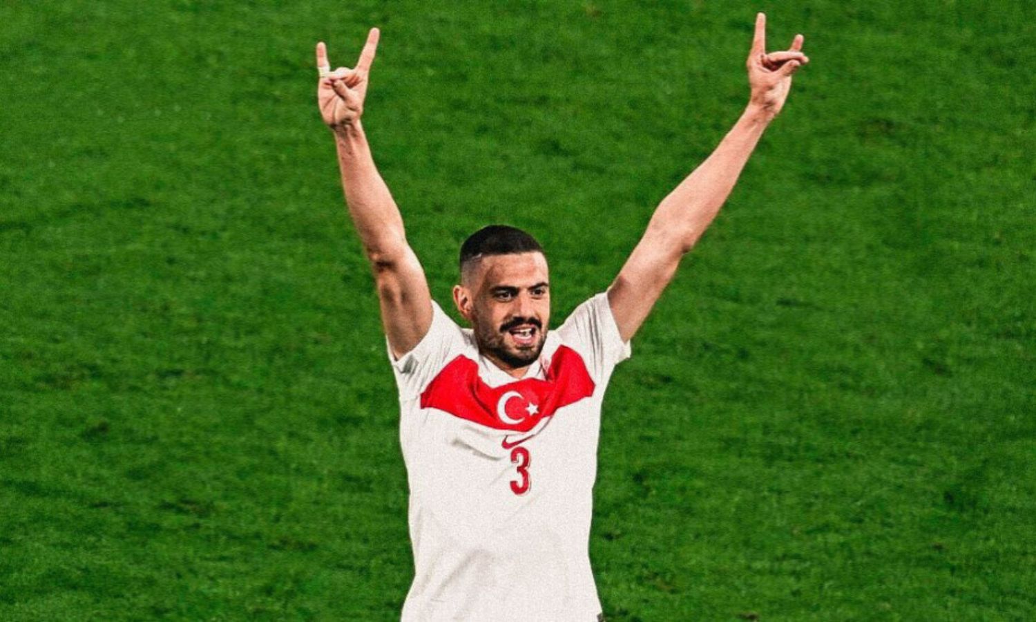 احتفال تحية الذئب التي قامها بها اللاعب التركي ديميرال بعد تسجيله هدفًا على النمسا في "يورو 24"- 2 من تموز 2024 (DW)