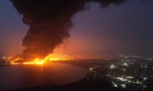 قصف إسرائيل لميناء الحديدة باليمن - 20 من تموز 2024 (رويترز)