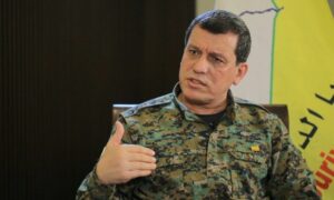 قائد قوات سوريا الديمقراطية خلال مقابلة صحفية شمال شرقي سوريا- 23 من تموز 2024 (هاوار)