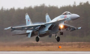 طائرة حربية روسية خلال إقلاعها - (وزارة الدفاع الروسية)