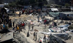 موقع الانفجار الذي استهدف مدنيين في منطقة مواصي- 13 تموز 2024 (رويترز)