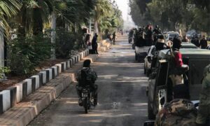 رتل اللواء الثامن يتوجه إلى مدينة جاسم بريف درعا - 29 كانون الأول 2023 (Bosra Press)