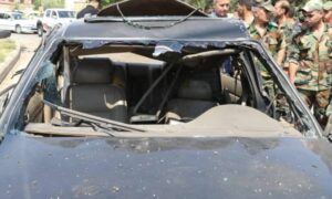 آثار انفجار عبوة ناسفة في سيارة بمدينة حماة - 23 تموز 2024 (عبد الغني جاروخ/فيس بوك)