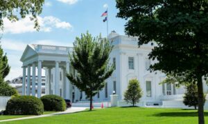  الحديقة الشمالية للبيت الأبيض في العاصمة الأمريكية واشنطن- 19 من آب 2021 (رويترز/شيريس ماي تشتري)