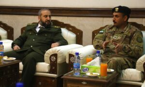 وزير الدفاع السوري خلال عقده جلسات تنظيمية مع القيادات العسكرية لدمج الفصائل في وزارة الدفاع- 9 كانون الثاني 2025 (سانا)
