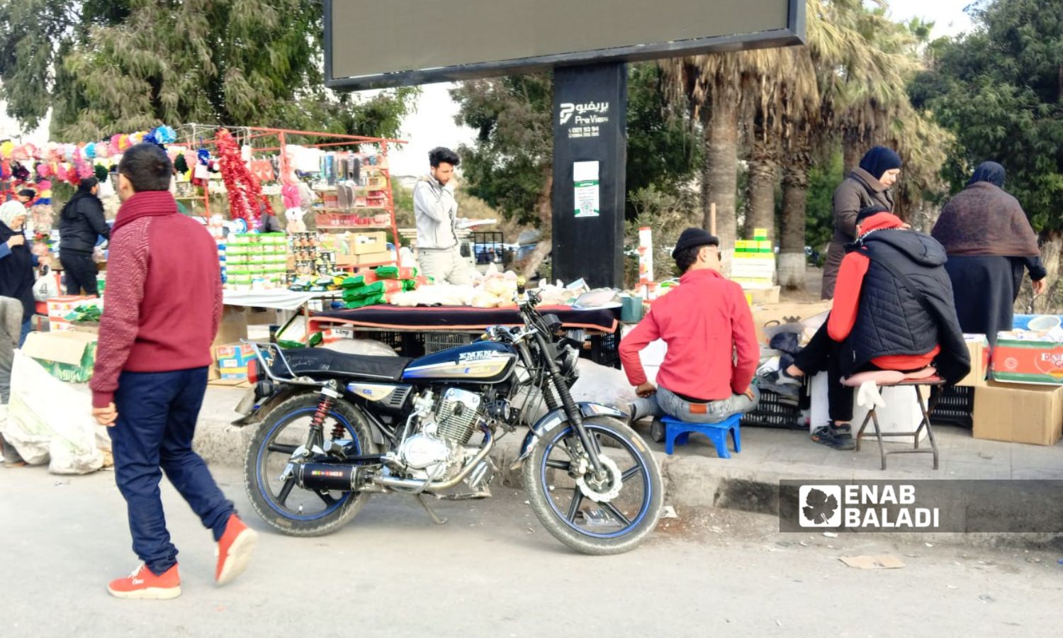 بسطات في باب جنين بحلب - 22 شباط 2025 (عنب بلدي/محمد مصطو)